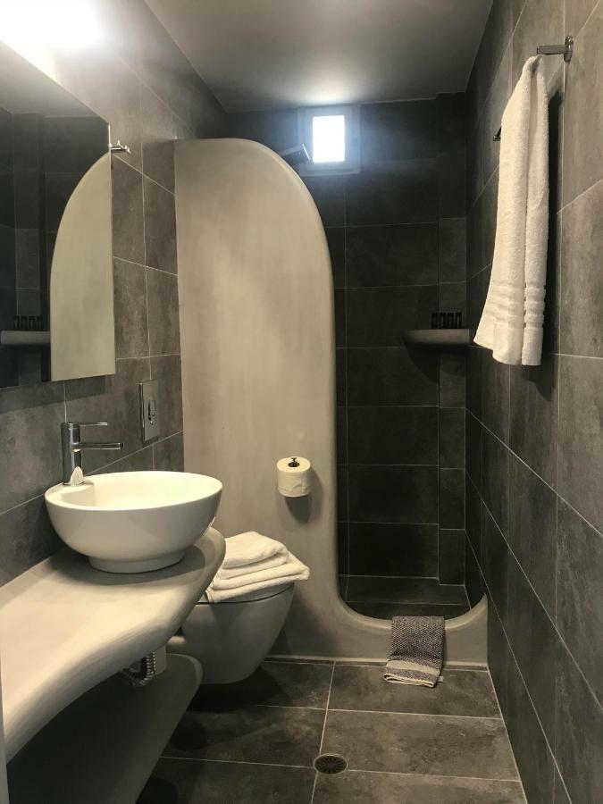 Muses Rooms Milos Provatas Dış mekan fotoğraf